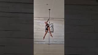spinning time✨️🌟✨️ #poledance #spinpole #poledancer
