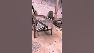 Double-layer vibrating screen for screening three types of materials#vibrating #vibratingscreen