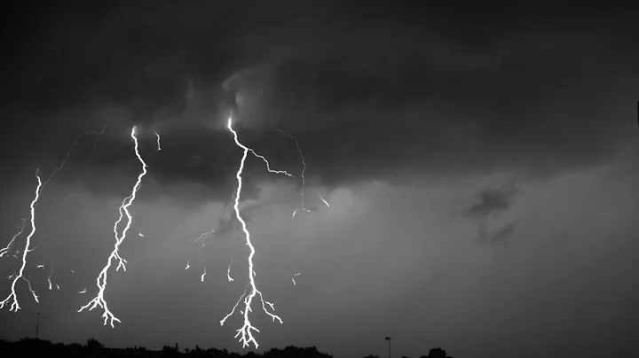 Lightning recorded at 7000 FPS