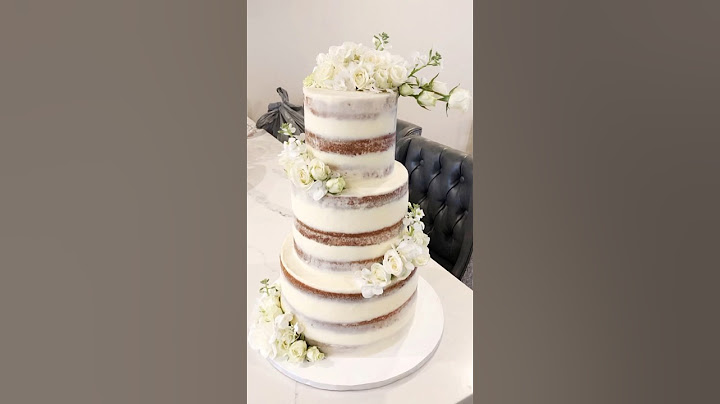 How I accidentally destroyed a wedding cake.
