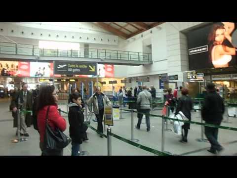 Vídeo: Como Chegar Do Aeroporto De Veneza