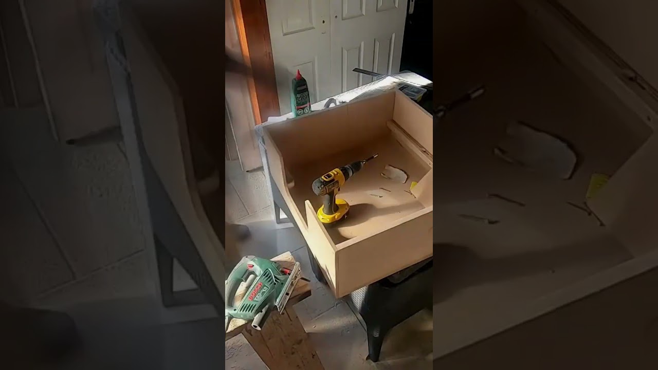 #dog #DIY #Project #woodworking  Budget cheap DOG WHELPING BOX