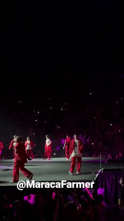 Wonwoo Waving at fans Seventeen Be the Sun @ Vancouver