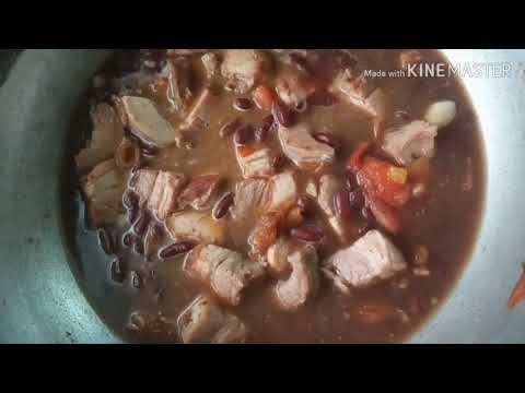 Video: Ang Mga Beans Na May Romanian Ay Pinausukang Baboy