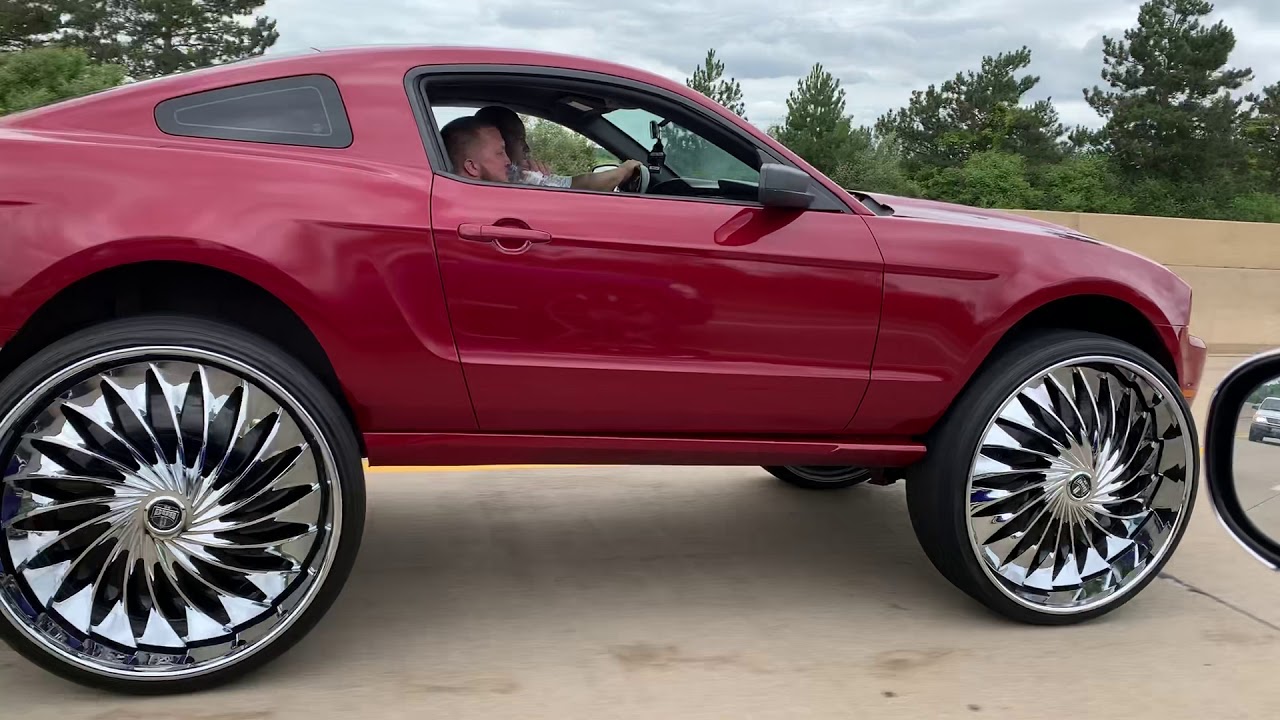 Mustang 32 dub floaters Milan Michigan crazy wet car show - YouTube