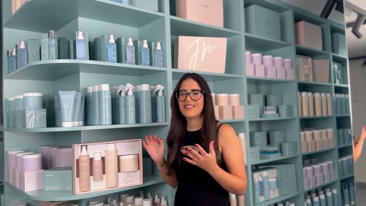 סדרת המוצרים לשיקום וטיפוח השיער - La Leuer מבית ז'אן מור | Jan More