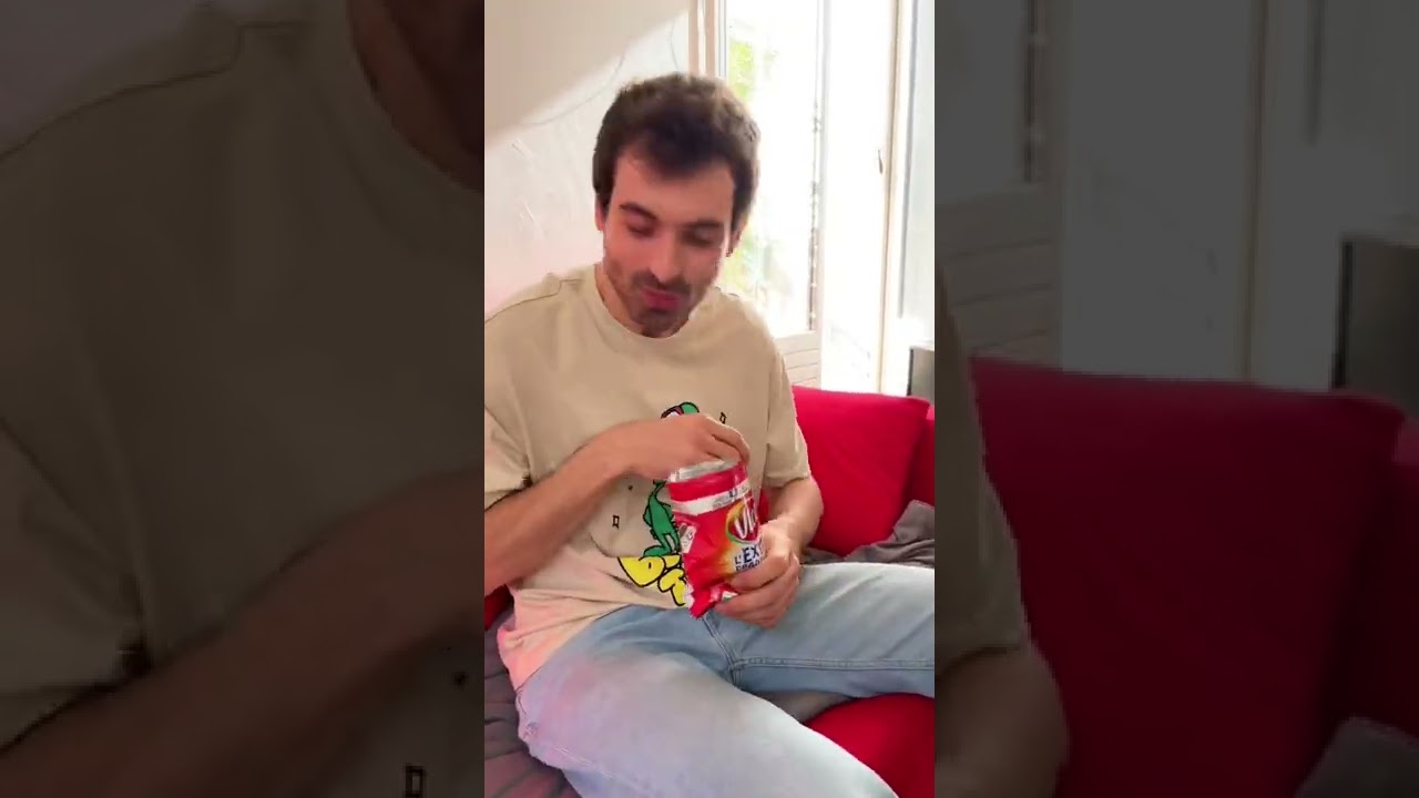 WHEN YOU EAT TOO LOUD BUT .. 😂