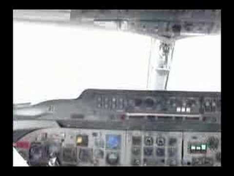 Enjoy this gorgeous video into the cockpit of the Fokker F28 ICARO AIR, includes: descent, vectors for approach, approach and landing on Quito Ecuador Rwy35. Thanks to Cap. Jorge Galarza for the jumpseat.