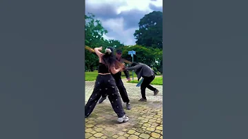 Be2 Bị 2 Kẻ Lạ Mặt Chặng đường Tấn Công Be2 Action Tuve Nusinh Shorts Vacaiket Mali Action 