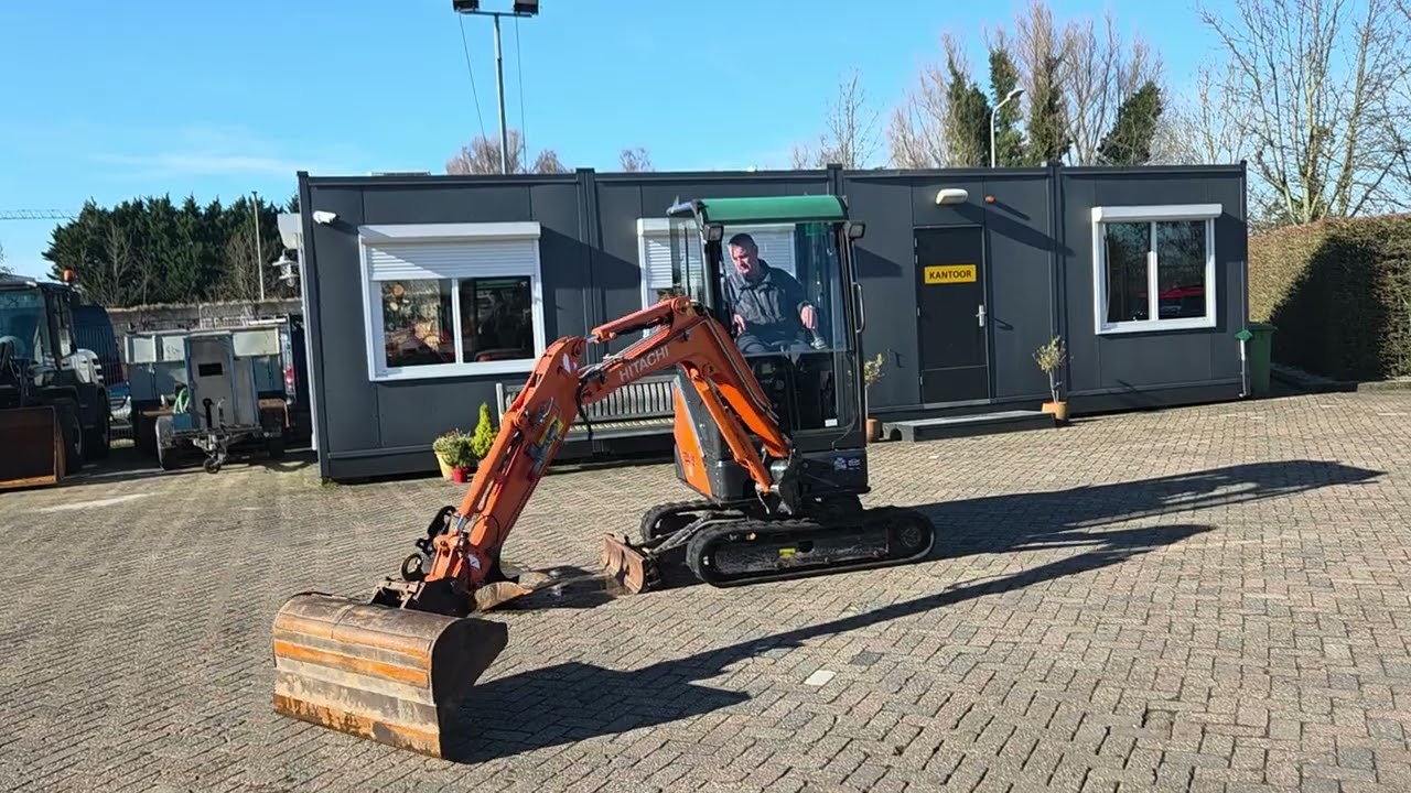 Hitachi ZX18-3 CLR, 2015, hydr. snelw. CW05, 3x bak, hamerfunctie, 3-cil. Yanmar 3825 uur, 1930 kg.