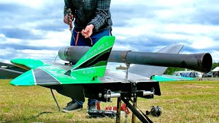 WOW !! STUNNING !! LOUD AND FAST !! / PULSO PULSE ENGINE POWERED RC JET MODEL / FLIGHT DEMONSTRATION