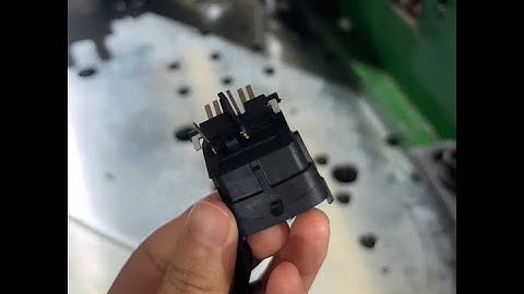 TAYU vertical injection molding machine mold test for plug in the car insert or over molding parts