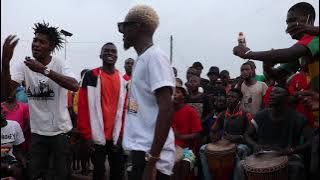 Petit virus à Etam Bafia avec les gars du Mbole QG pour le concept de la nuit des idées