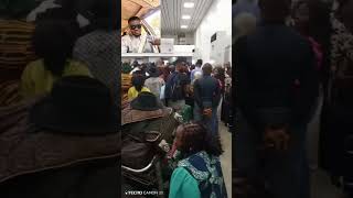 Travelers stranded at the airport as workers’ strike disrupts flights 😳✈️