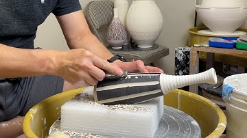 588. Using HsinTools #4 to Cut Ridges and Fluting a Thin-necked Bottle with Hsin-Chuen Lin 林新春 修坯示範