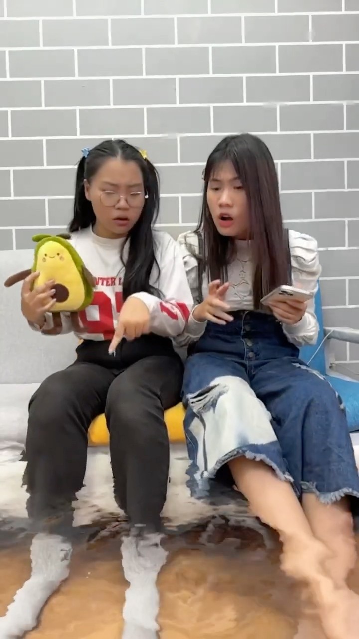 Su Hao comedy: flooded house ?