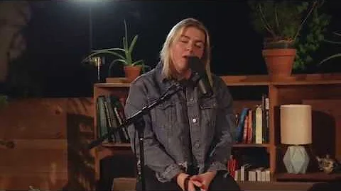 Walls - Ella Ross (Live Session)