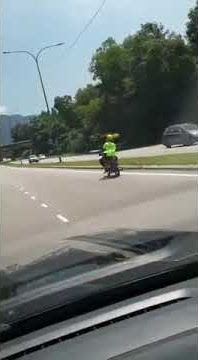 'Ke Tengah Ke Tepi..' - Ragam Rider 'Lalok' Sampai Landing Buat Ramai Terhibur