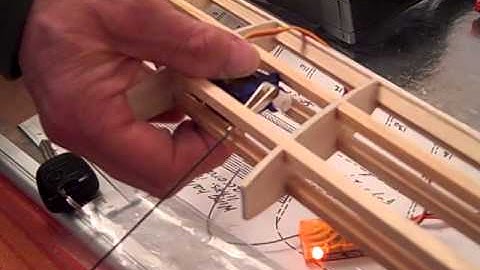 Hidden servo linkage for elevons / ailerons (Jasco sail wing)