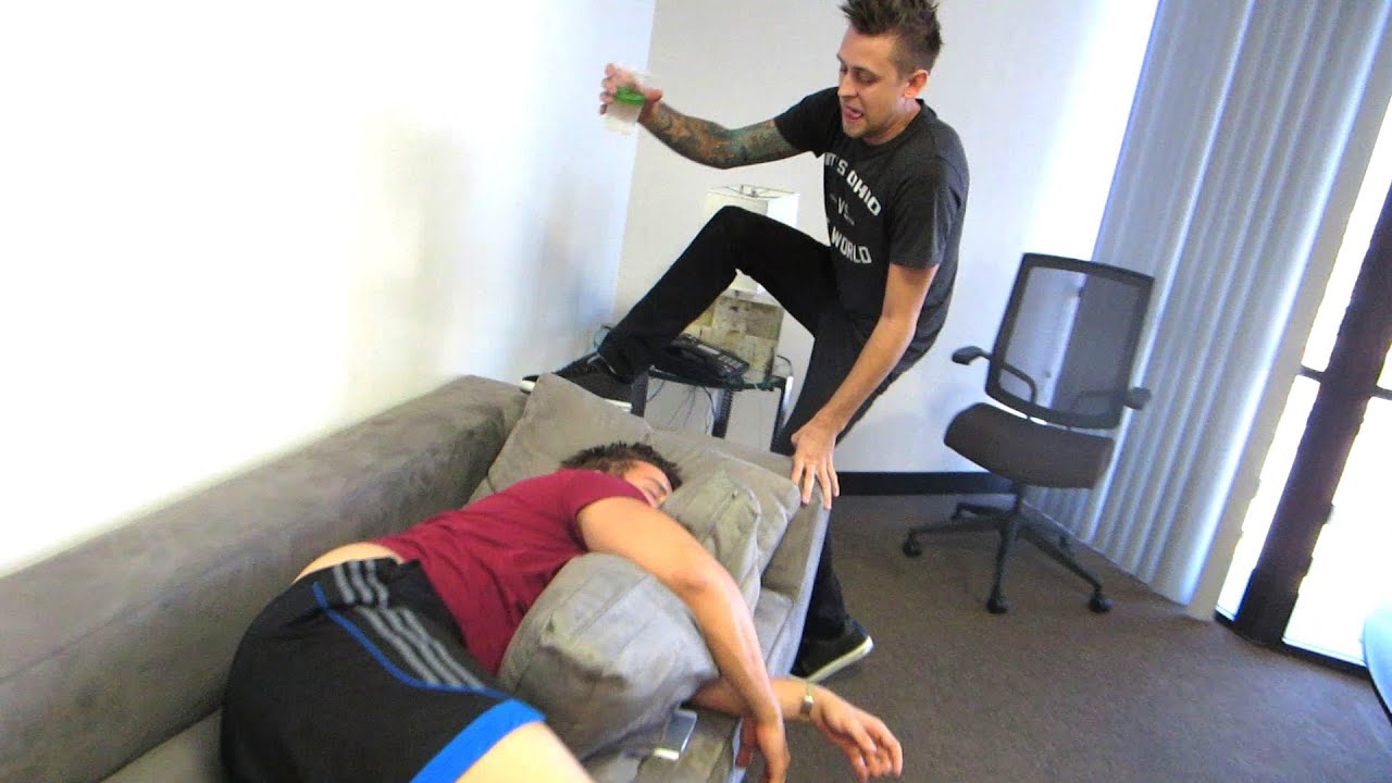 Pissing All Over This Vlog!!