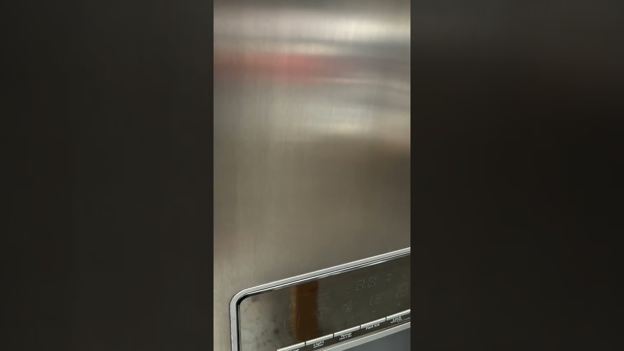 How to Remove a Scratch from a Stainless Steel Refrigerator Door