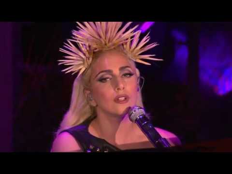 Lady Gaga Monster/Bad Romance/Speechless Medley Oprah 15/1/2010