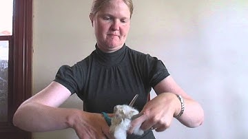 Easy preparation of a fleece for spinning