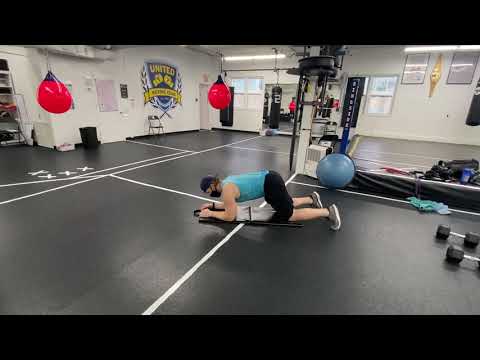 Low Plank Side Toe Taps