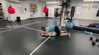 Low Plank Side Toe Taps