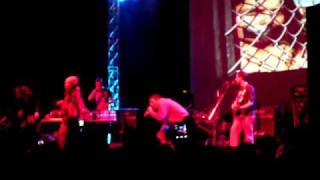 Keny Arkana - INTRO LE MISSILE EST LANCE LIVE - Athens