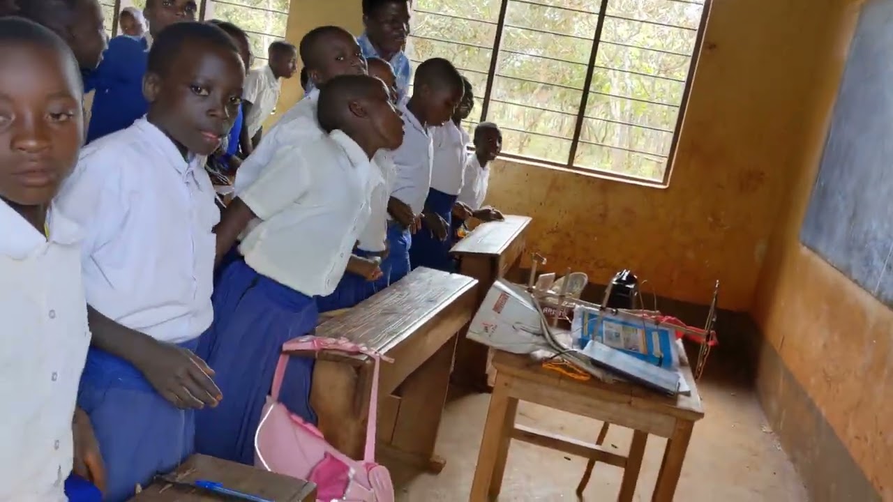 TAZAMA TEACHER YUFRESH AKITUMIA MBINU MBADARA KWENYE SOMO LA SAYANSI DRS7.HUU NI ZAIDI YA UBUNIFU.🥰