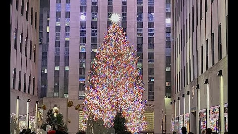 NYC Holiday Walk Down Fifth Ave -  Bergdorf Windows, Saks Windows, Rockefeller Christmas Tree +