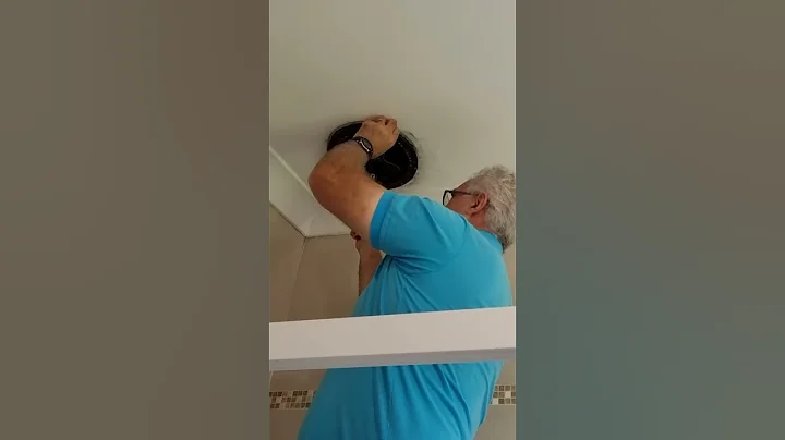 3 Easy Steps to STOP Mould & Mildew (Mold) Growing in the Bathroom! #SHORTS