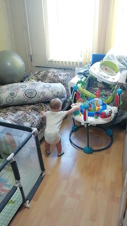 сам гуляет по комнате 😉 ️💪#дети #baby #семья #сын #сын #игровая # ...