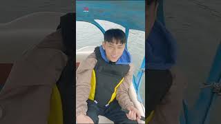 Sáng Sớm Mắt Không Mở Nổi Nhưng Dương Lâm Vẫn Đam Mê Hát