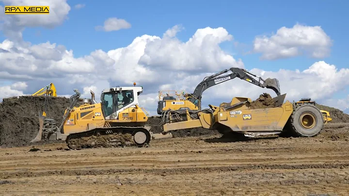 Liebherr PR736 with towed scrapers 4K