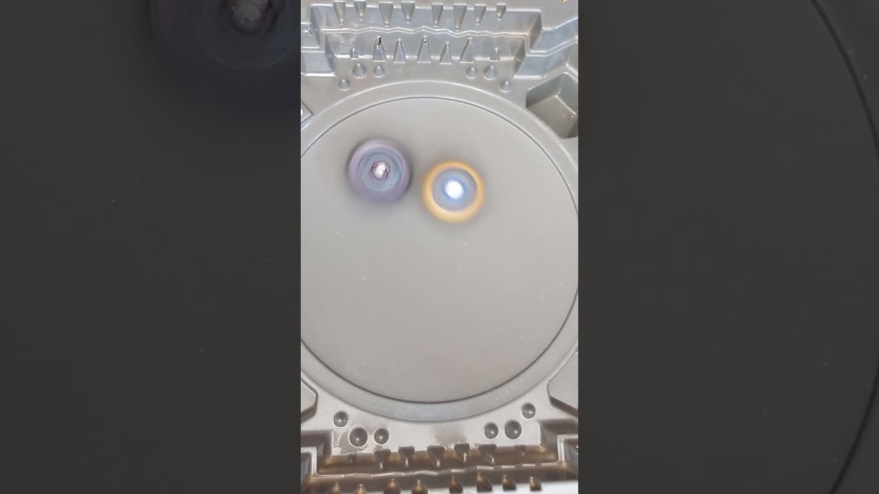 Beyblades Niko vs Ancientors