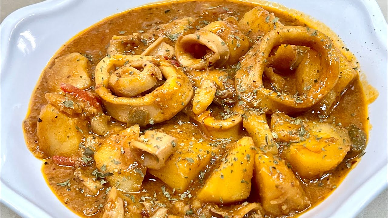 CHOPITOS O CALAMARES GUISADOS CON PATATAS . UNA SALSA DE LAS DE ANTES 