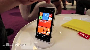 Nokia wireless charging and NFC with Lumia 920 hands-on