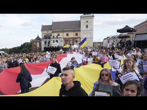 День независимости Украины в Варшаве: диаспора вышла на Замковую площадь