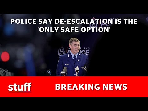 Wellington protest live: Police say de-escalation is the only safe option | Stuff.co.nz
