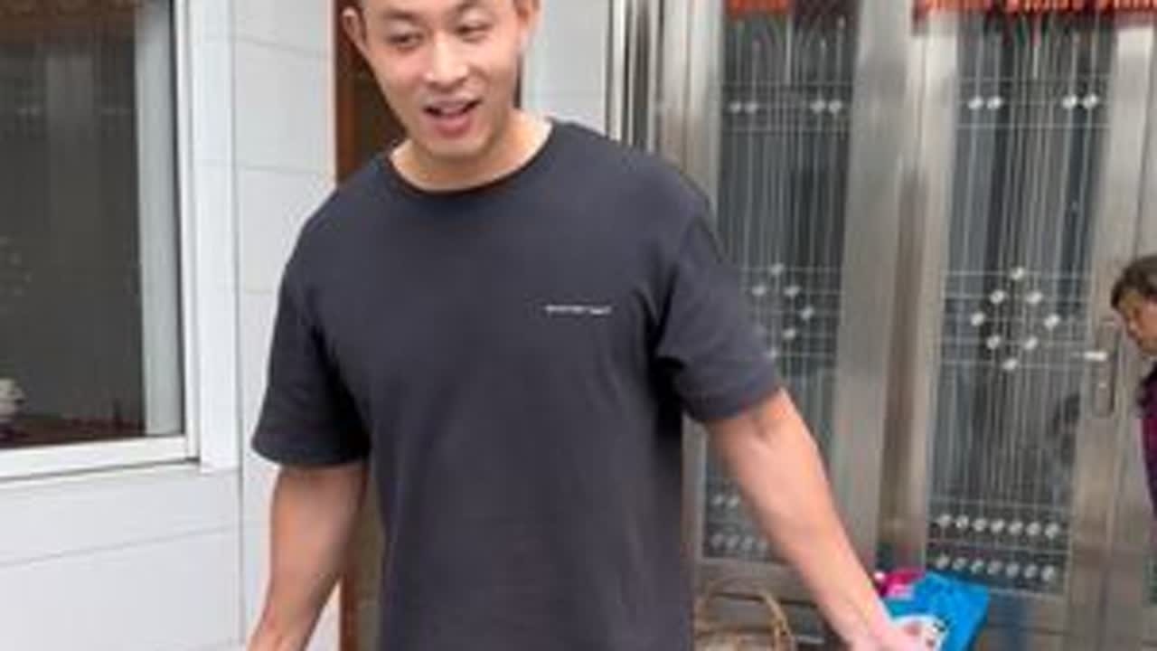 带奶奶去无锡女儿家玩玩#正能量 #私教一对一 #好身材练起来 #靖江刘教练 #奶奶 @抖音小助手