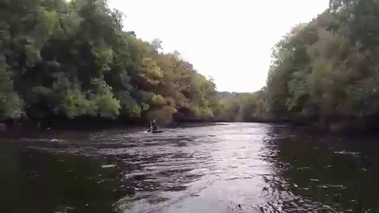 A coracle adventure - Tackling a rapid on the Teifi