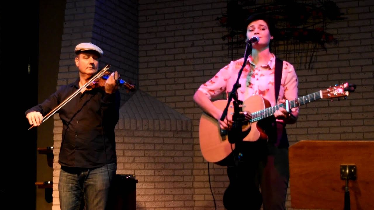 Hattie Briggs & Dan Cassidy - Fields of Gold