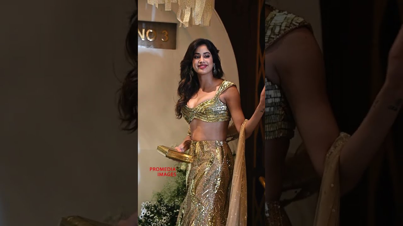 UNCUT : Janhvi Kapoor at Manish Malhotra Diwali Party | ProMedia