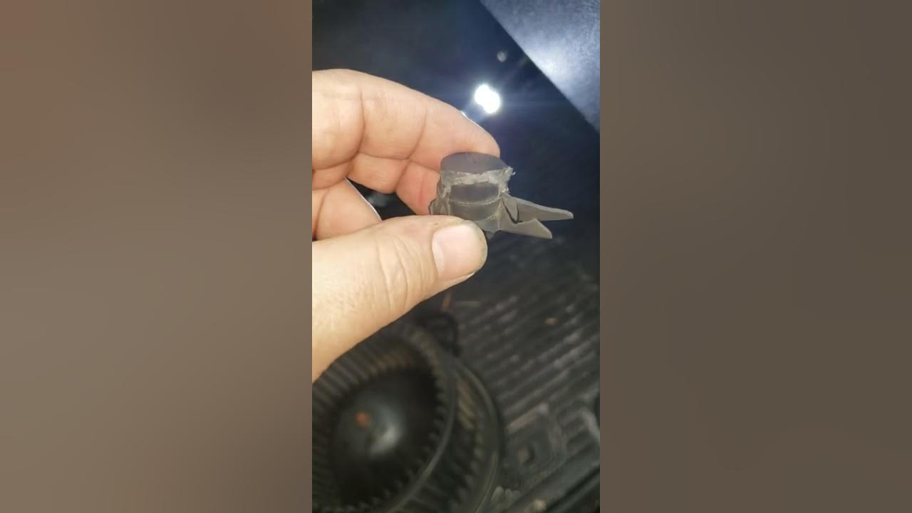 2014 Ford F150 blower motor vibration, noise, bad. - YouTube