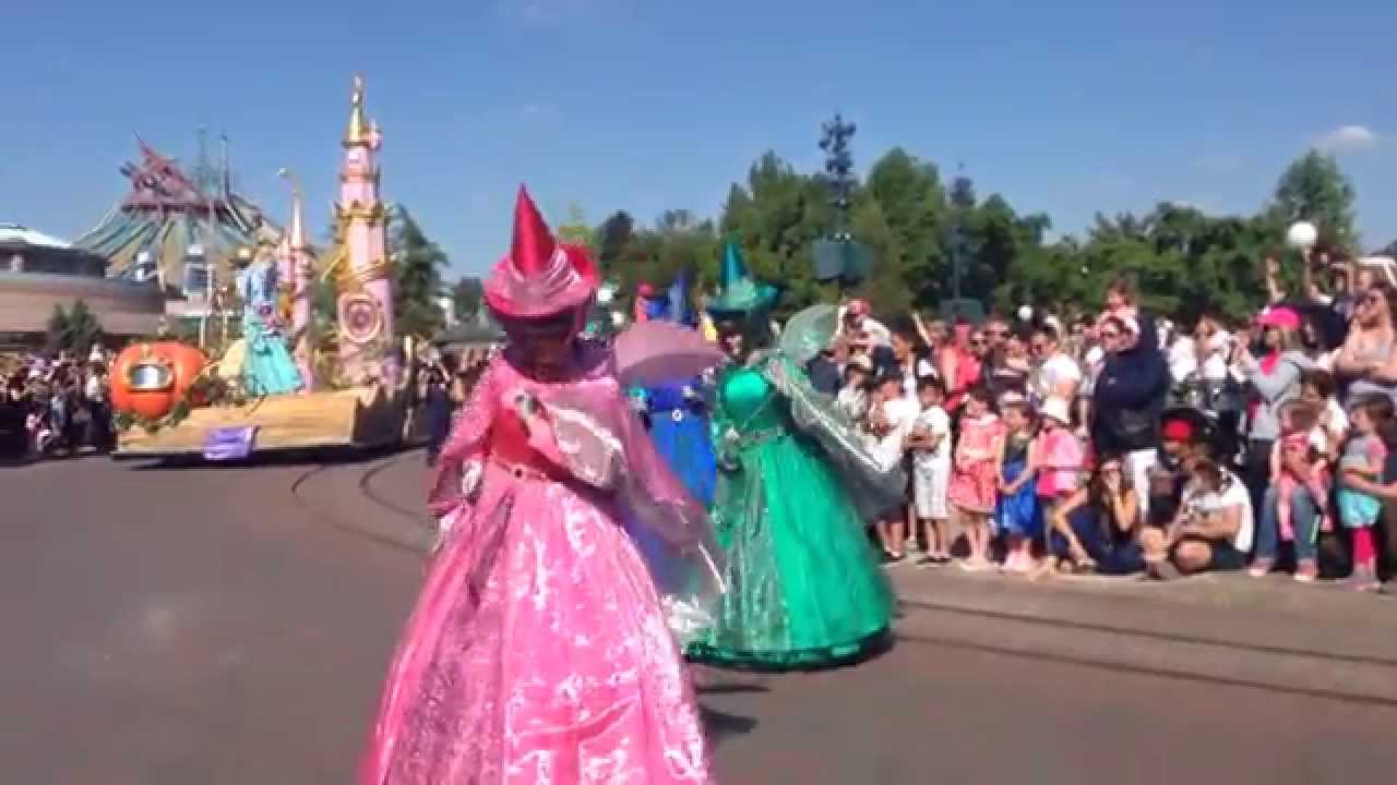 Disneyland Paris Magic on Parade (Magic Everywhere) In Full 2015 with new Frozen Float