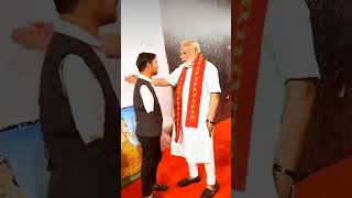 PM Modi shares a heartfelt moment with a Divyang artist who gifted him a Ram Temple painting#shorts