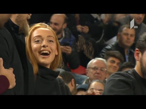 საკალათბურთო მატჩის დროს გულშემატკივარმა რჩეულს ხელი სთხოვა