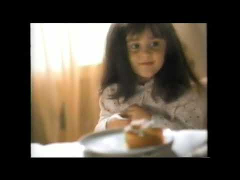 Sara Lee Pecan Coffee Cake and Cinnamon Rolls - Daddy's Favorite (1991) -  YouTube